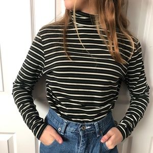 Vintage Stripped Turtleneck